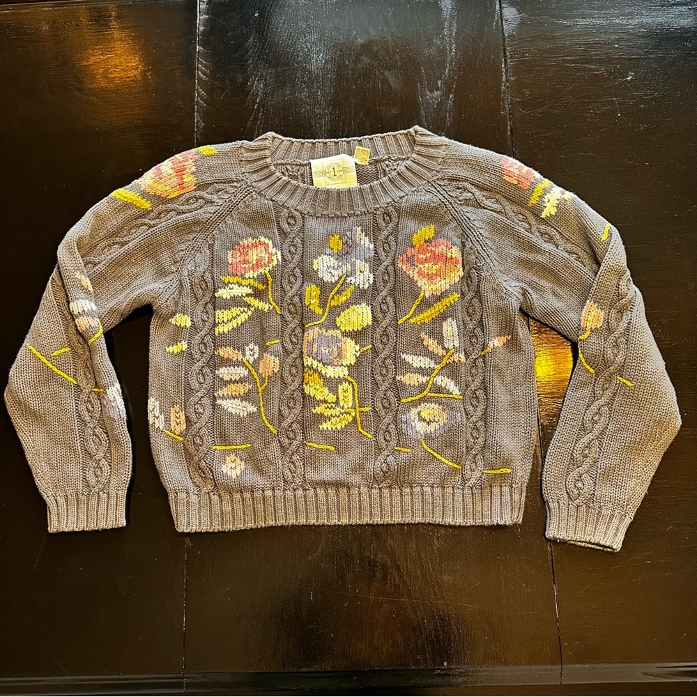 Vintage First Issue Gray Floral Sweater Stitched Knit Cable knit Crewneck